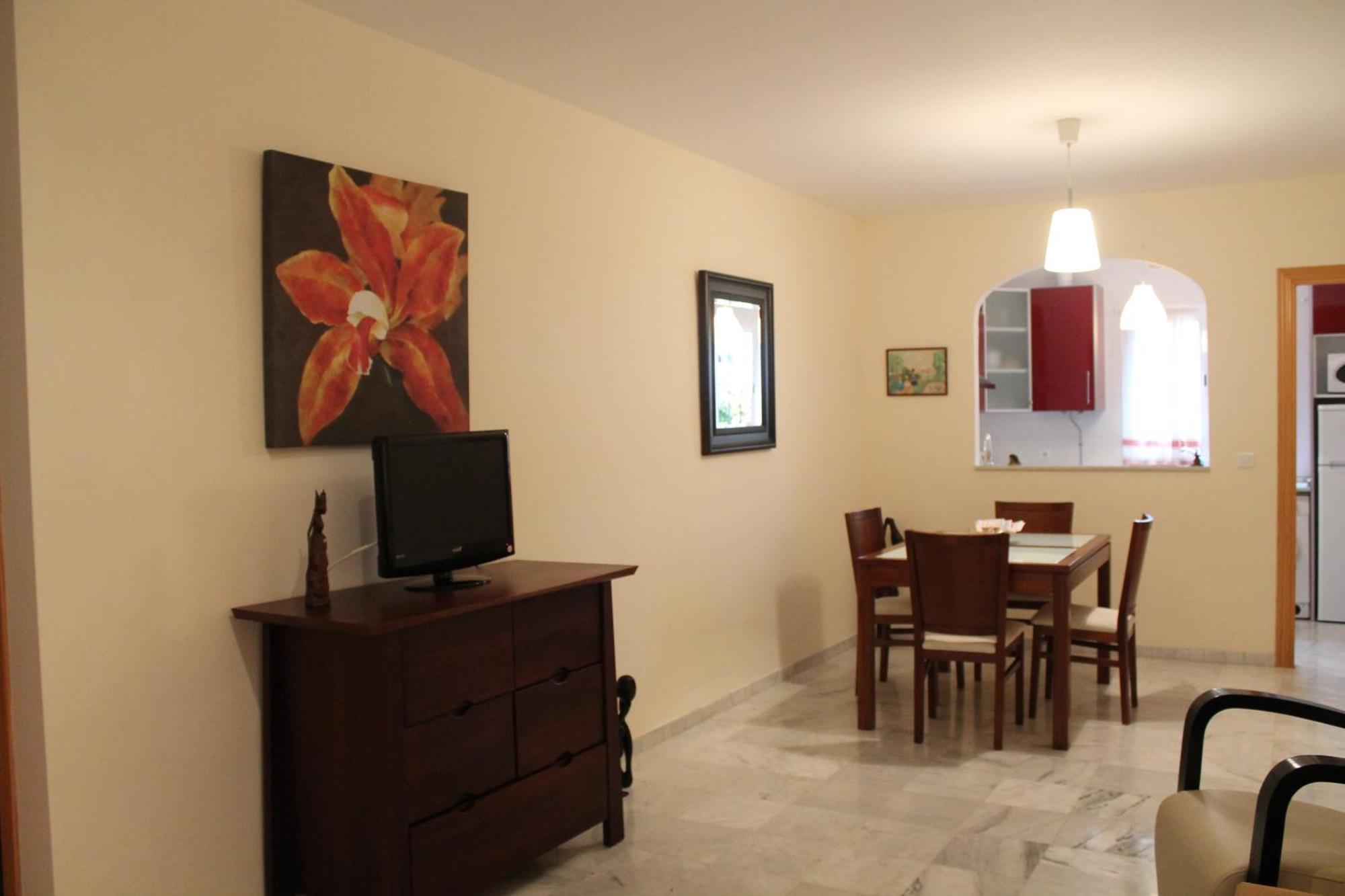 Apartamentos Turisticos Plaza Del Olvido เนร์คา ภายนอก รูปภาพ