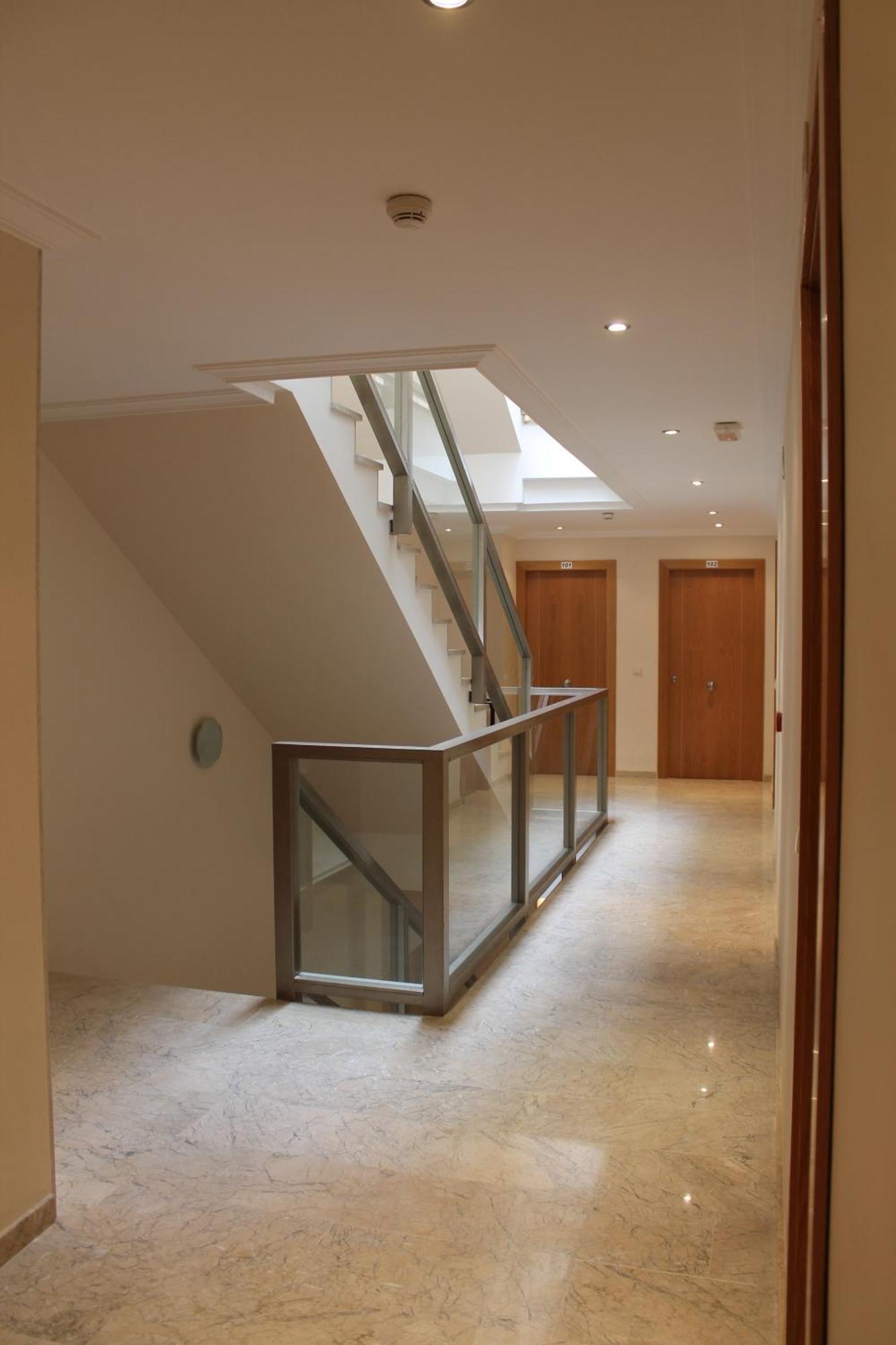 Apartamentos Turisticos Plaza Del Olvido เนร์คา ภายนอก รูปภาพ