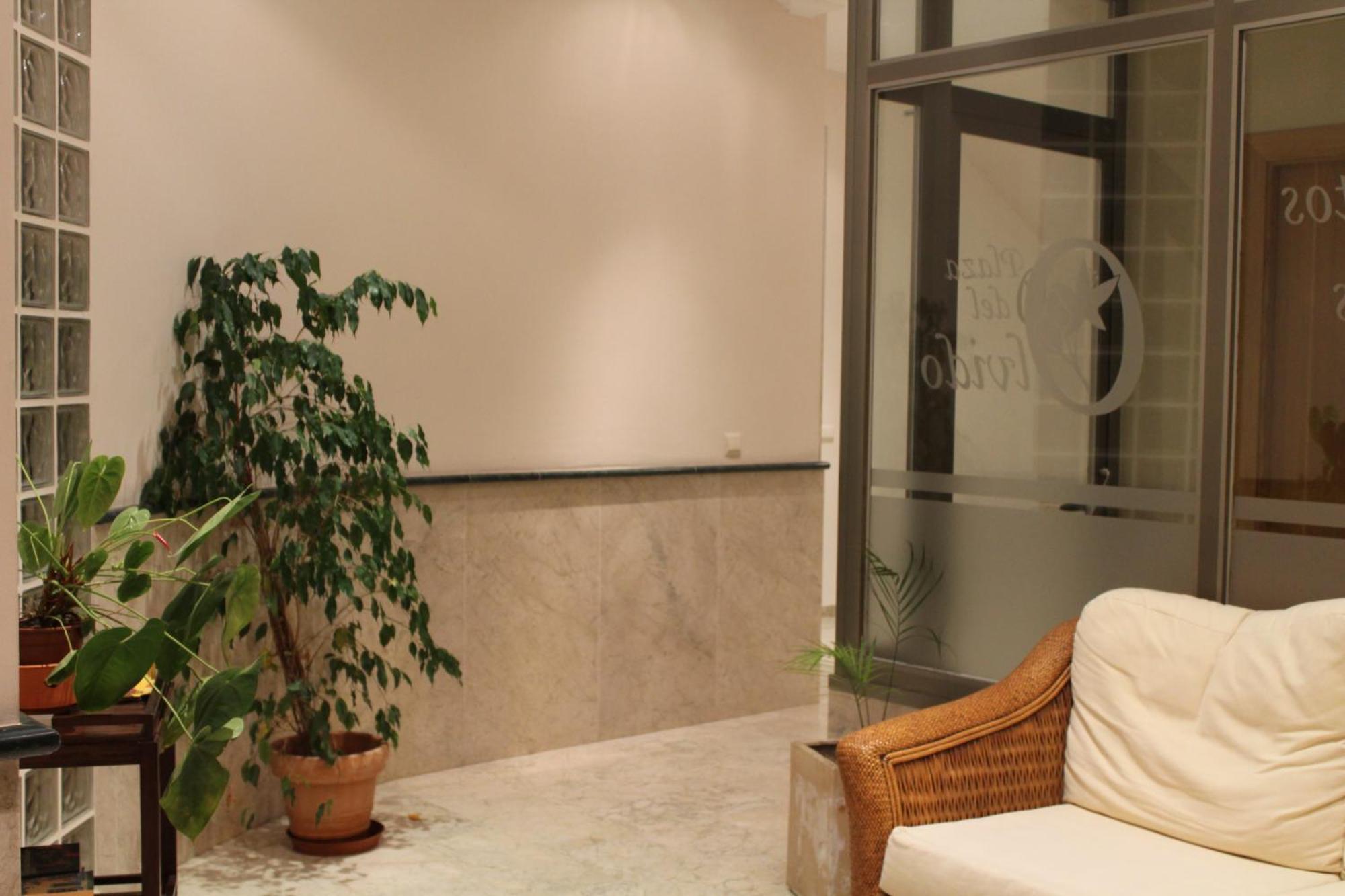 Apartamentos Turisticos Plaza Del Olvido เนร์คา ภายนอก รูปภาพ
